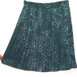 BANANA REPUBLIC Pleated Skirt Animal Print Green Knee Length elastic waist sz 4